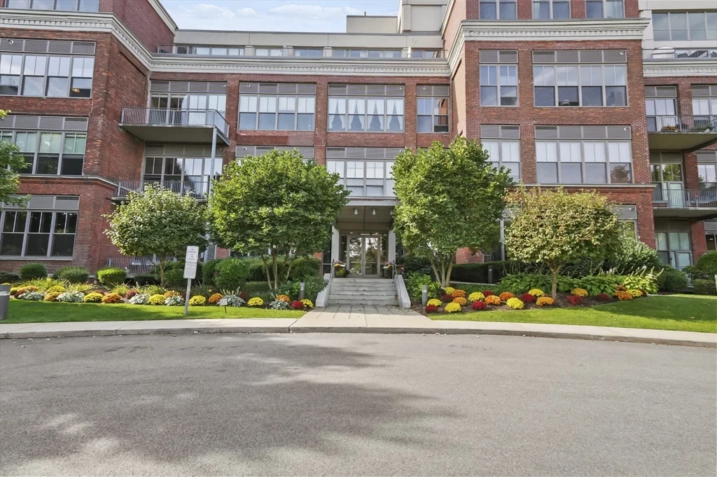 156 Porter St, East Boston