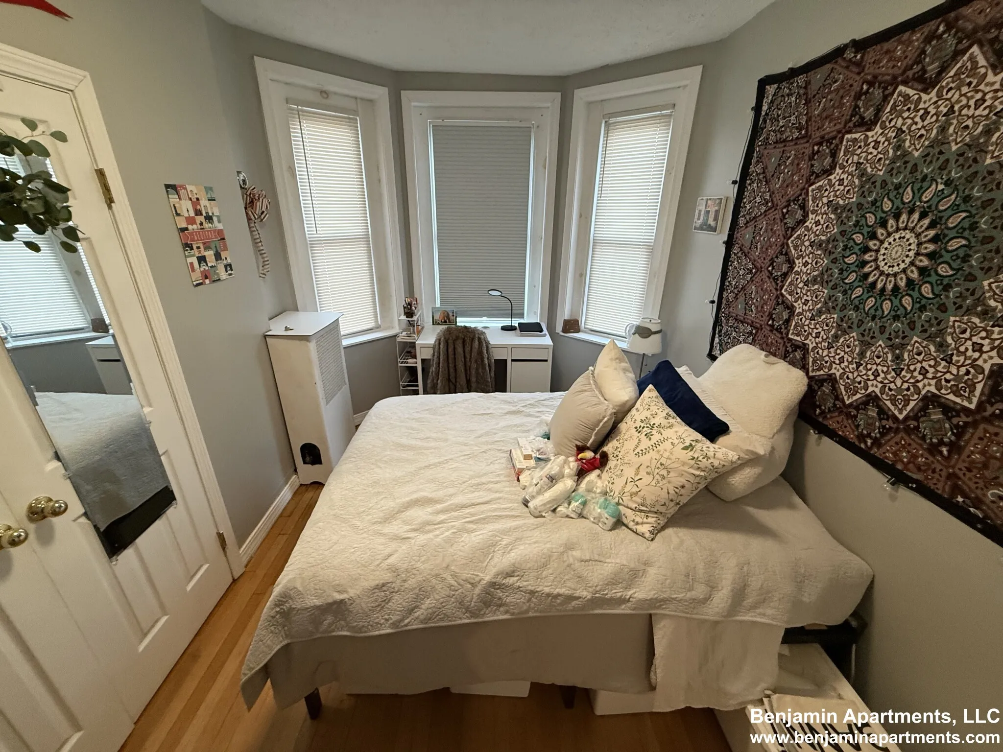 879 Beacon St, Fenway