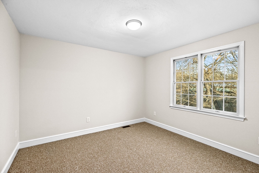 196 Summer St, World's End