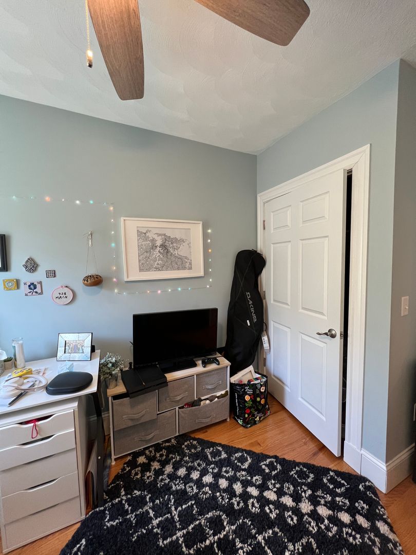 305 Highland Ave, Powder House Square