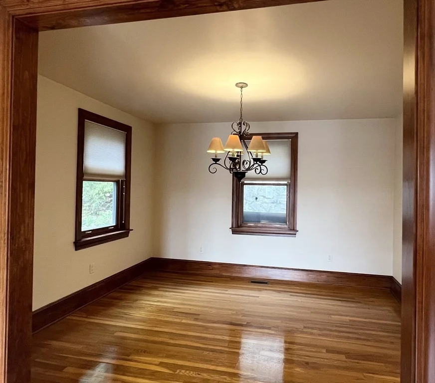 584 Humphrey St, Swampscott