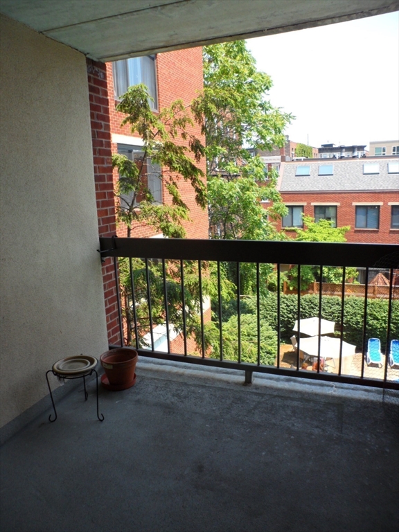 85 Brainerd Rd, Brighton