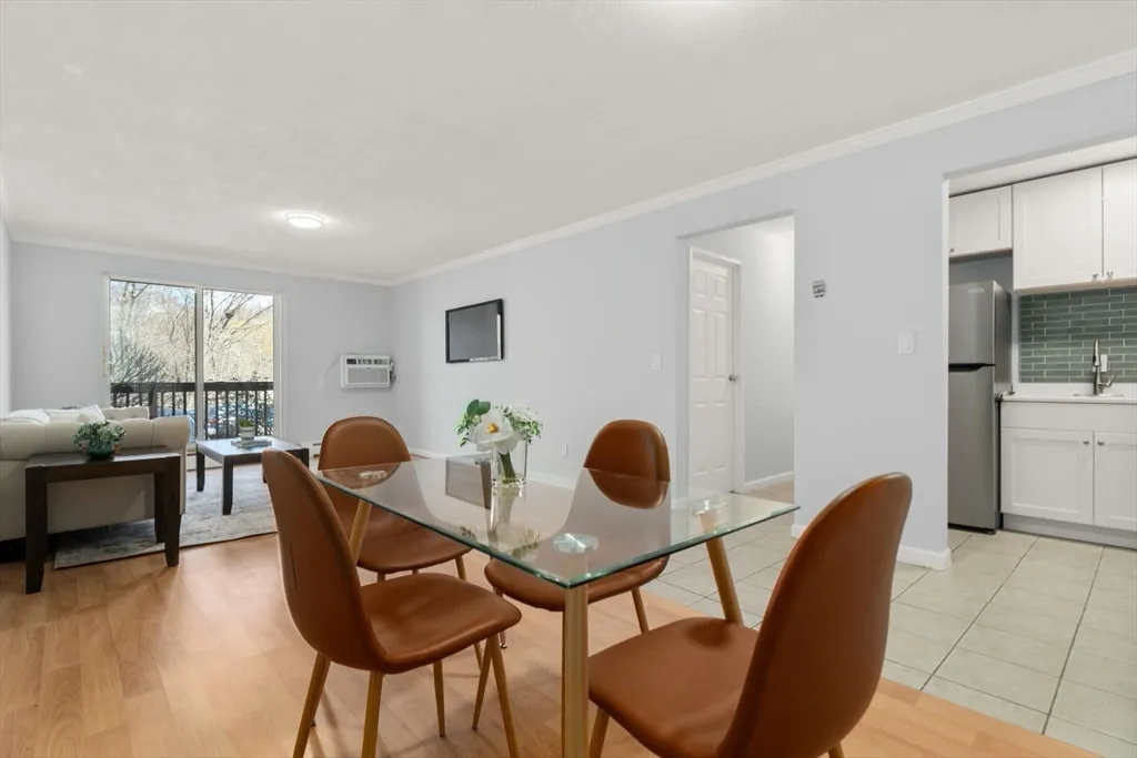 110 Boston Post Rd, Marlborough