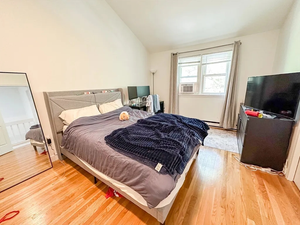 135 Bolton St, South Boston