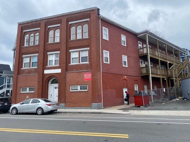 176 Ferry St, Everett