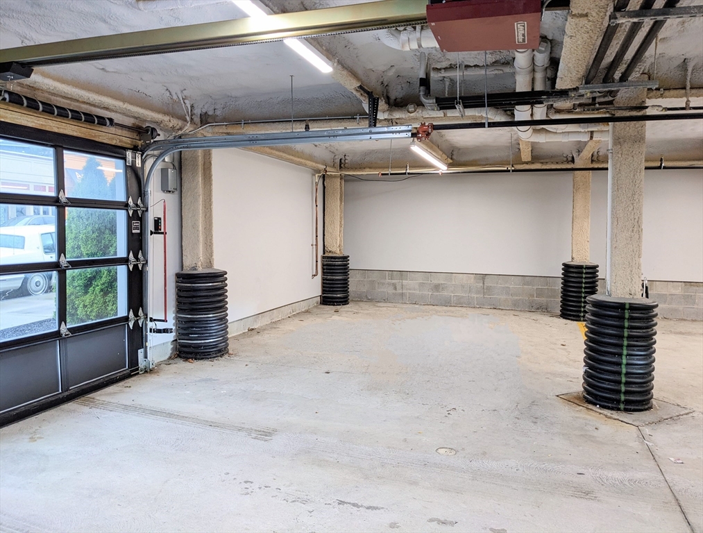 4281 Washington, Roslindale