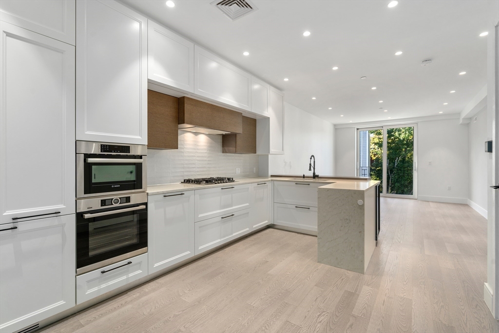 69 Walnut St, Brookline Village