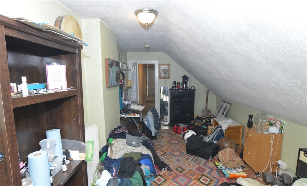 32 Linden St, Allston