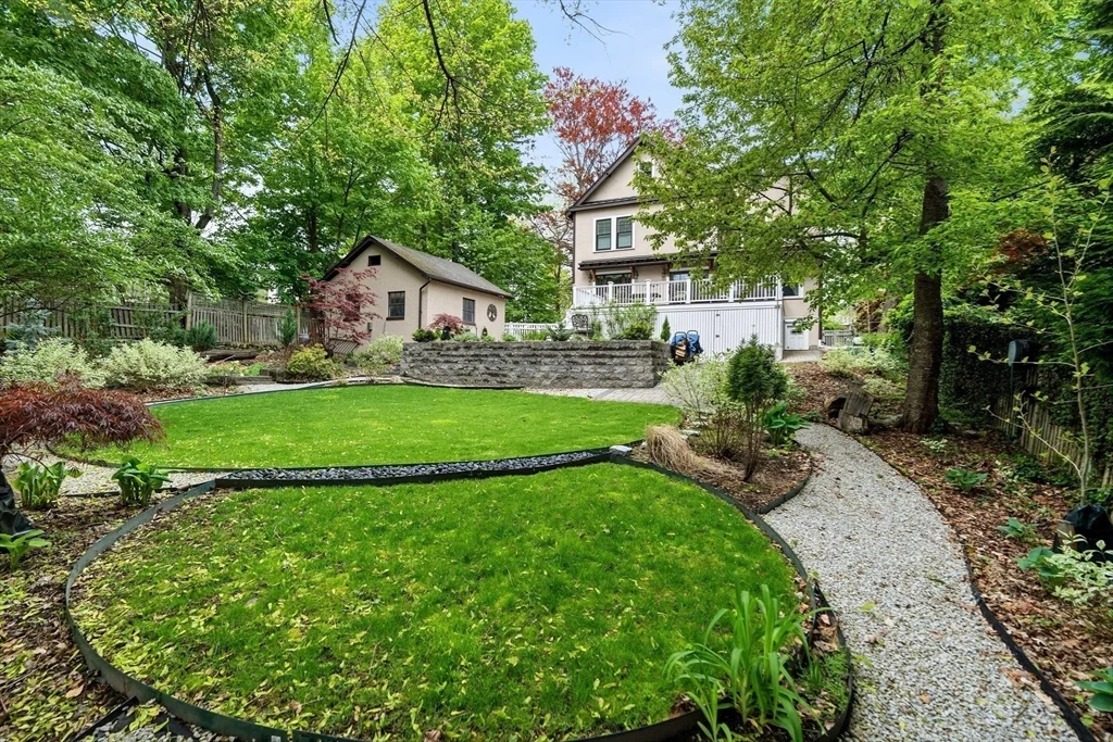 21 Clover St, Belmont