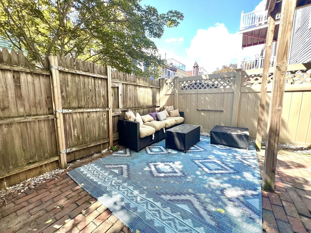 8 Wall St, Charlestown