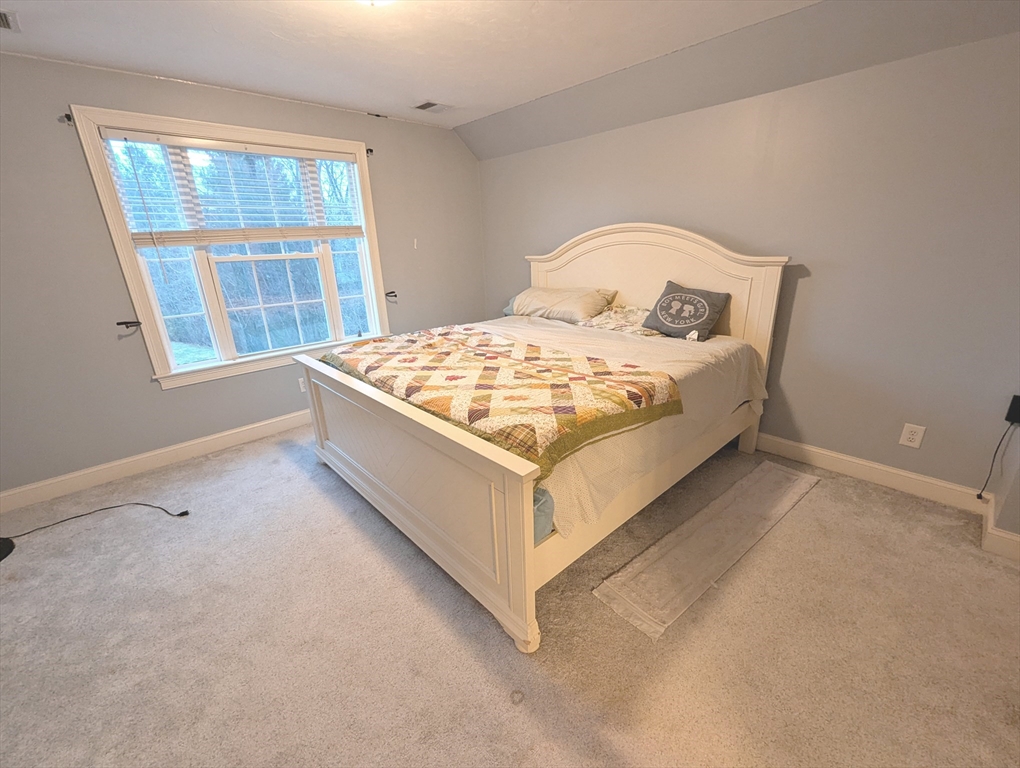 19 Plain St, Franklin