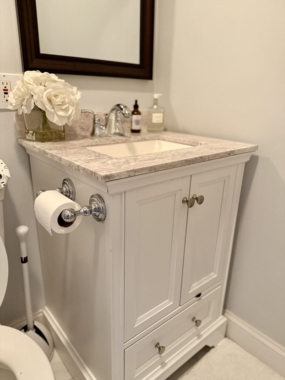 255 Main St, Charlestown