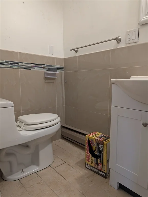 144 Lake Shore Dr, Weymouth