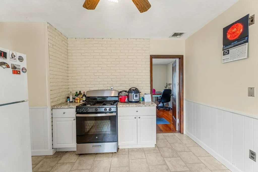 25 Dartmouth St, East Watertown