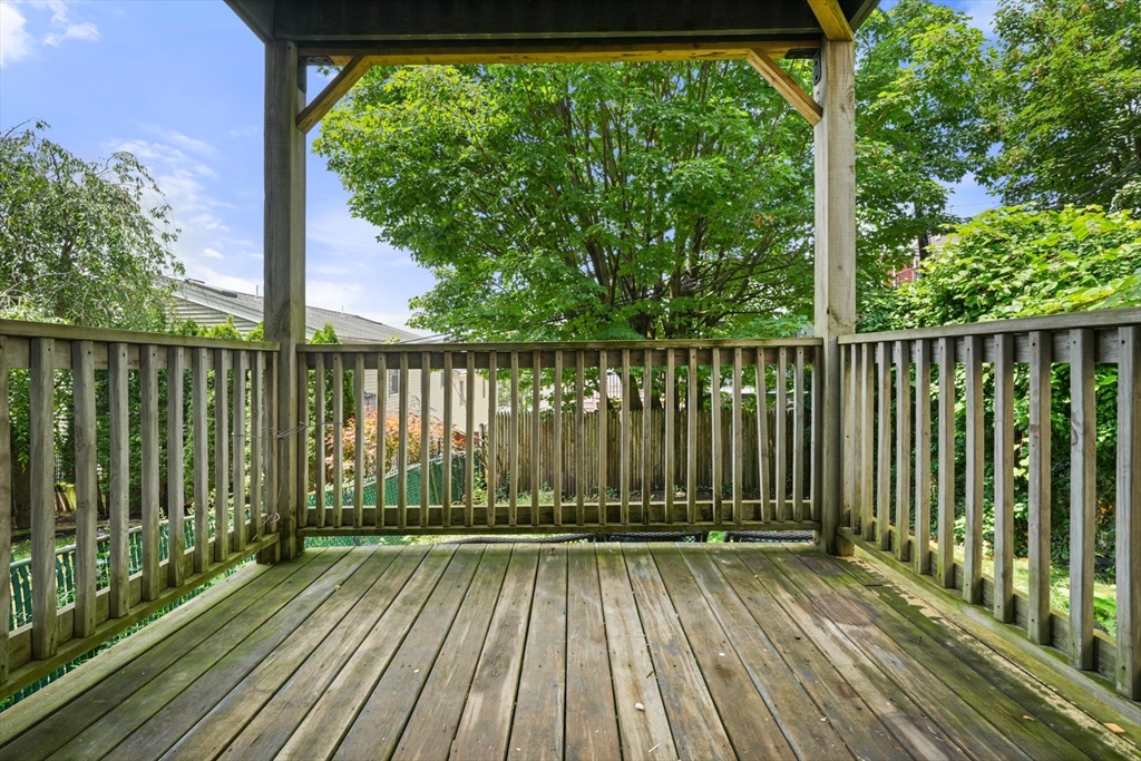 71 Old Harbor St, South Boston