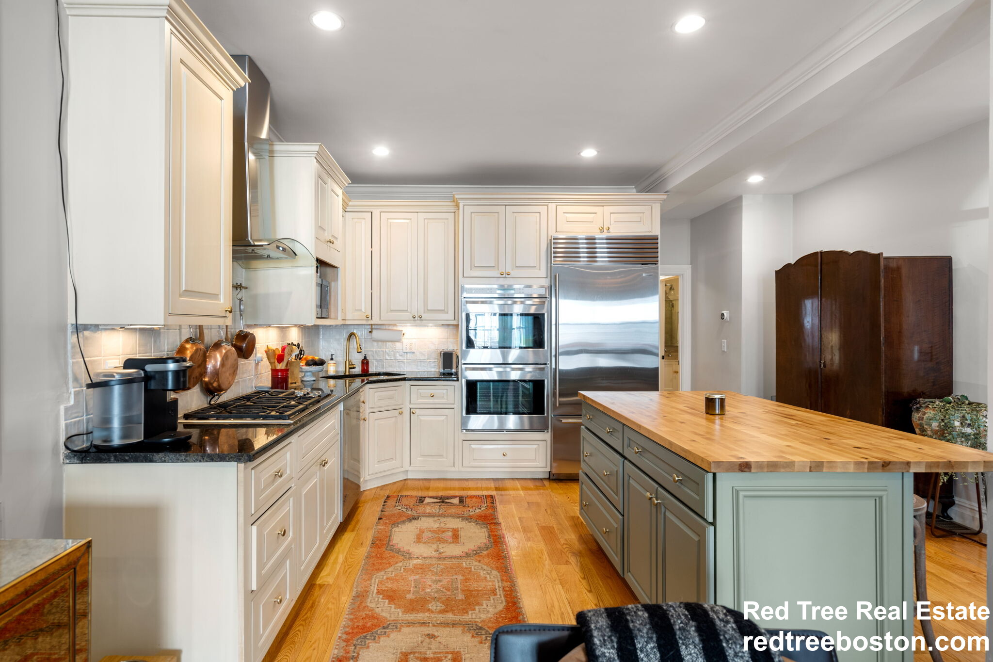 687 East 6th St, South Boston