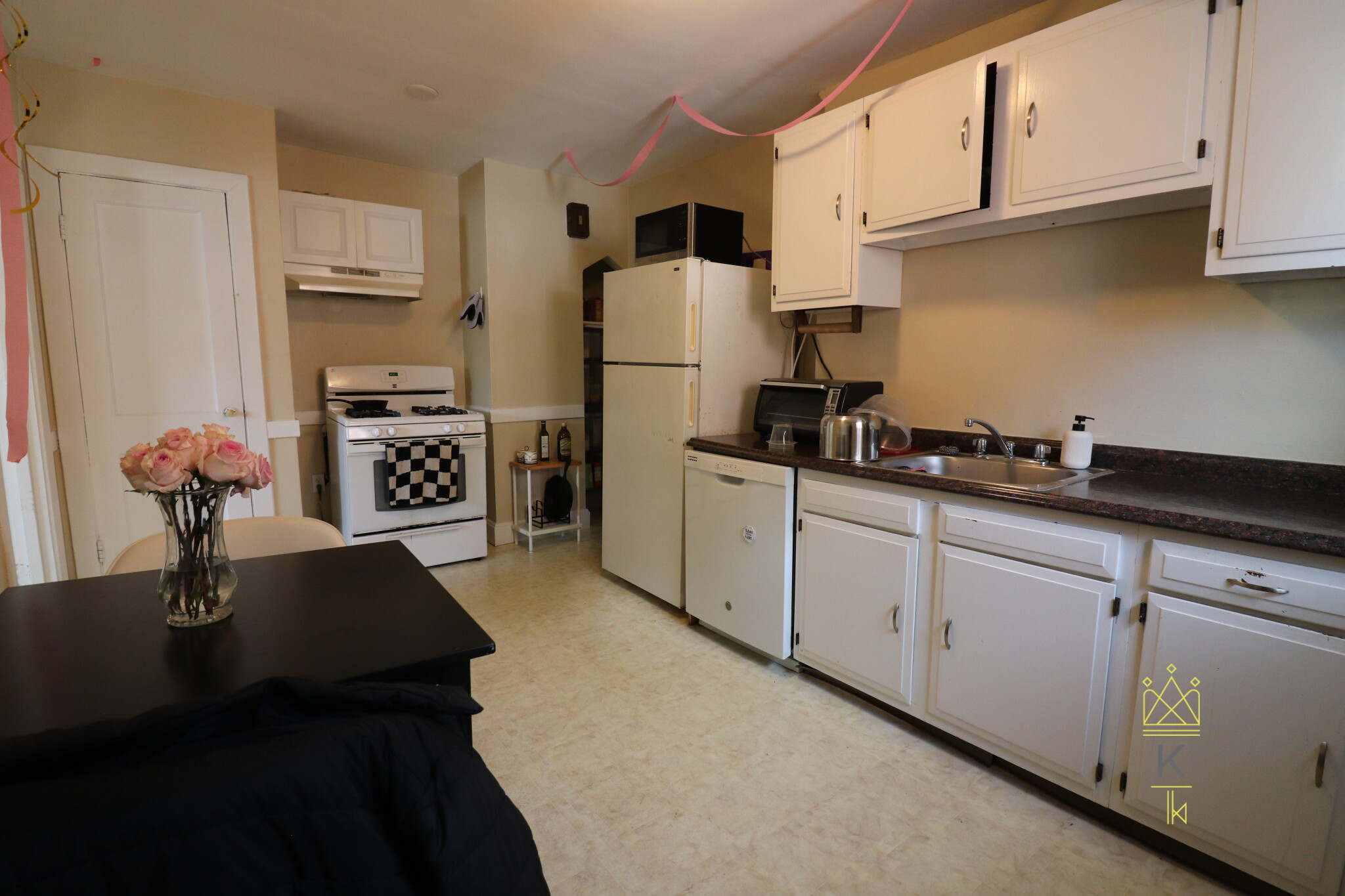 1 bed, 1 bath apartment for rent at 34 Beechcroft St Unit 1, Oak Square — photo 4 of 7