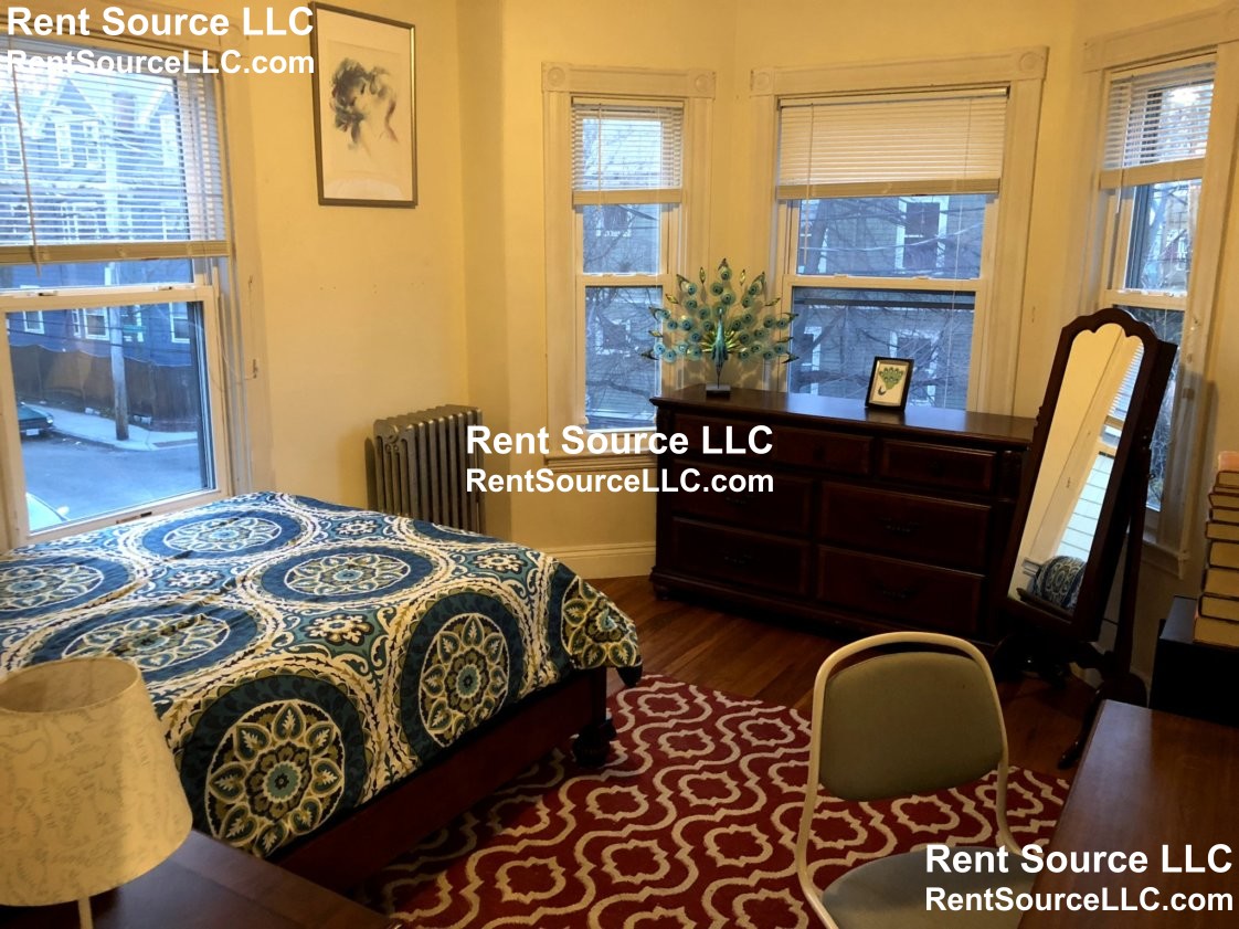 2 bed, 1 bath apartment for rent at 34 Eustis St Unit 1, Harvard Square — photo 5 of 13