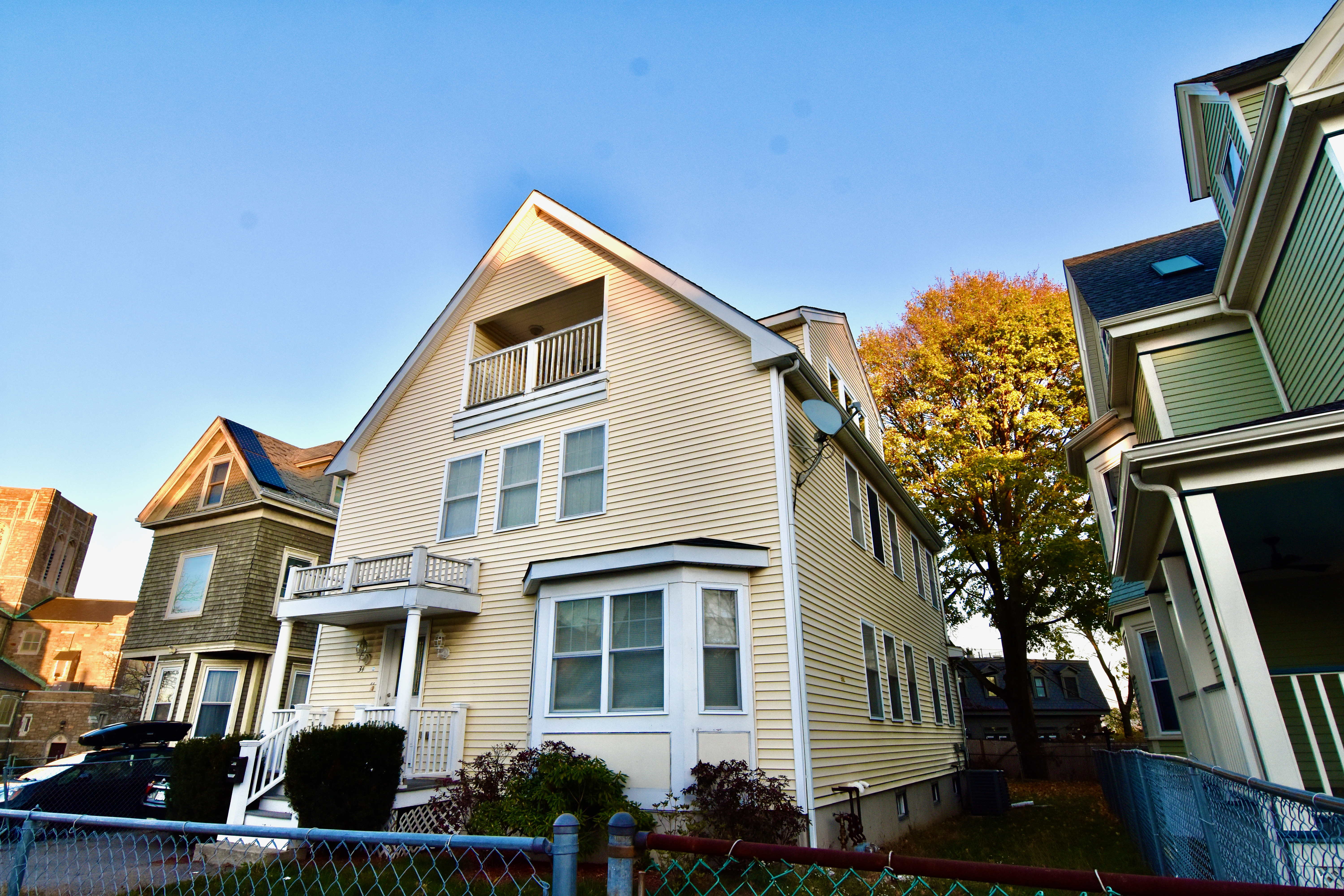3 bed, 1 bath apartment for rent at 34 Hartford St Unit 1, Dorchester — photo 2 of 11