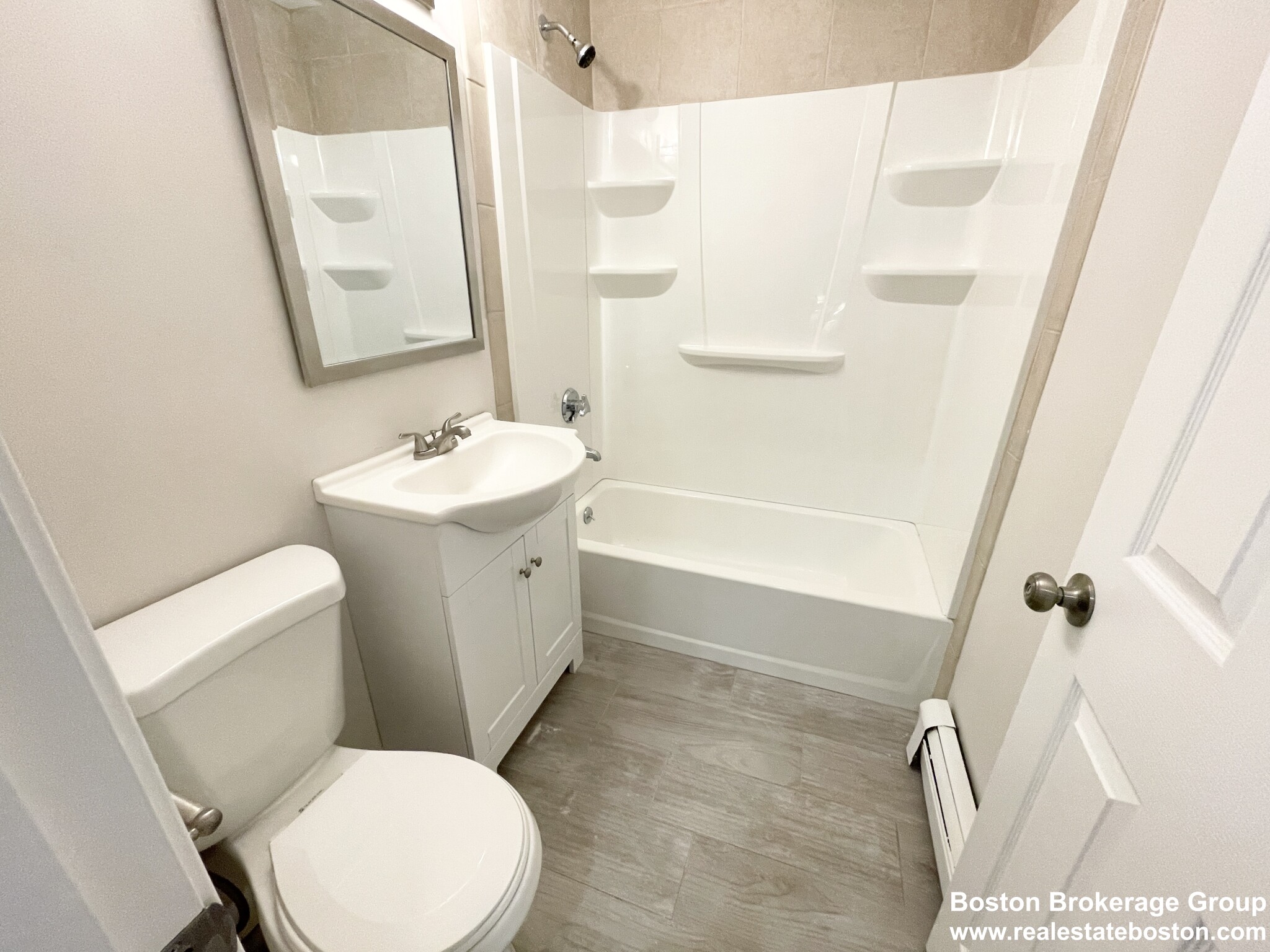 4 bed, 2 bath apartment for rent at 173 Bolton St Unit 1, South Boston — photo 3 of 5