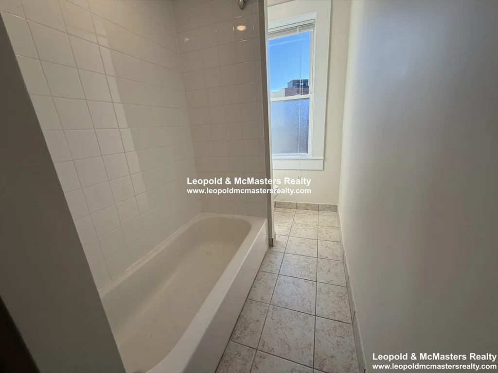 16 Short St, Corey Hill