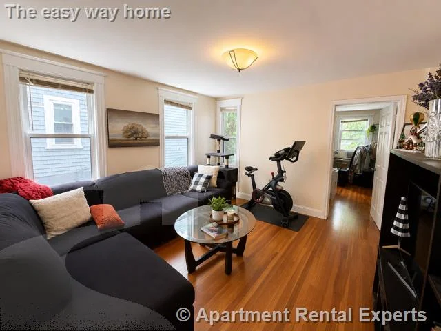 217 Willow Ave, Davis Square