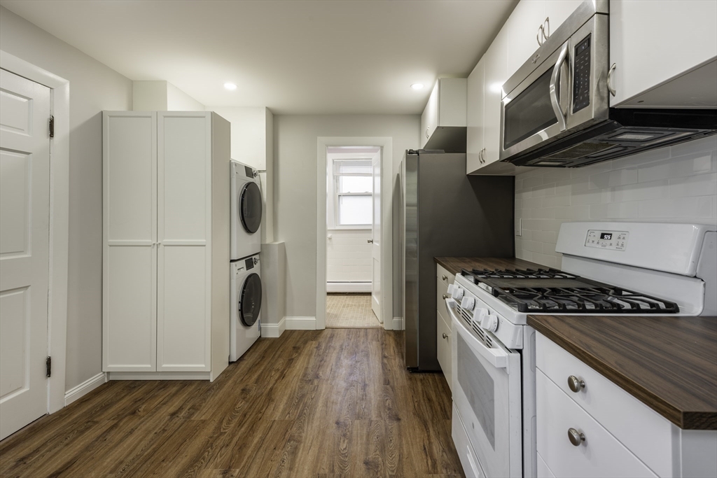 106 Byron St, East Boston