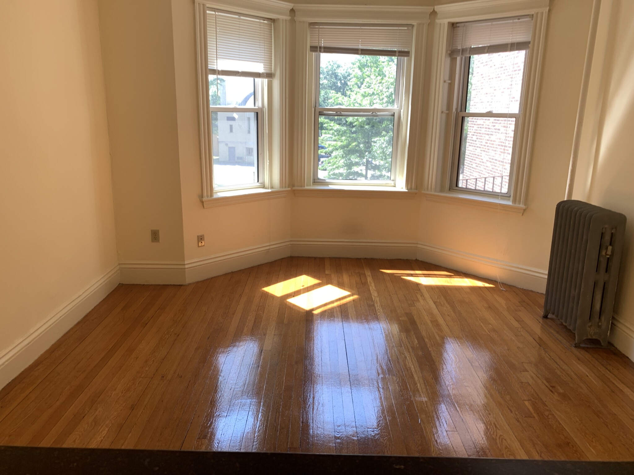 98 Queensberry St, Fenway