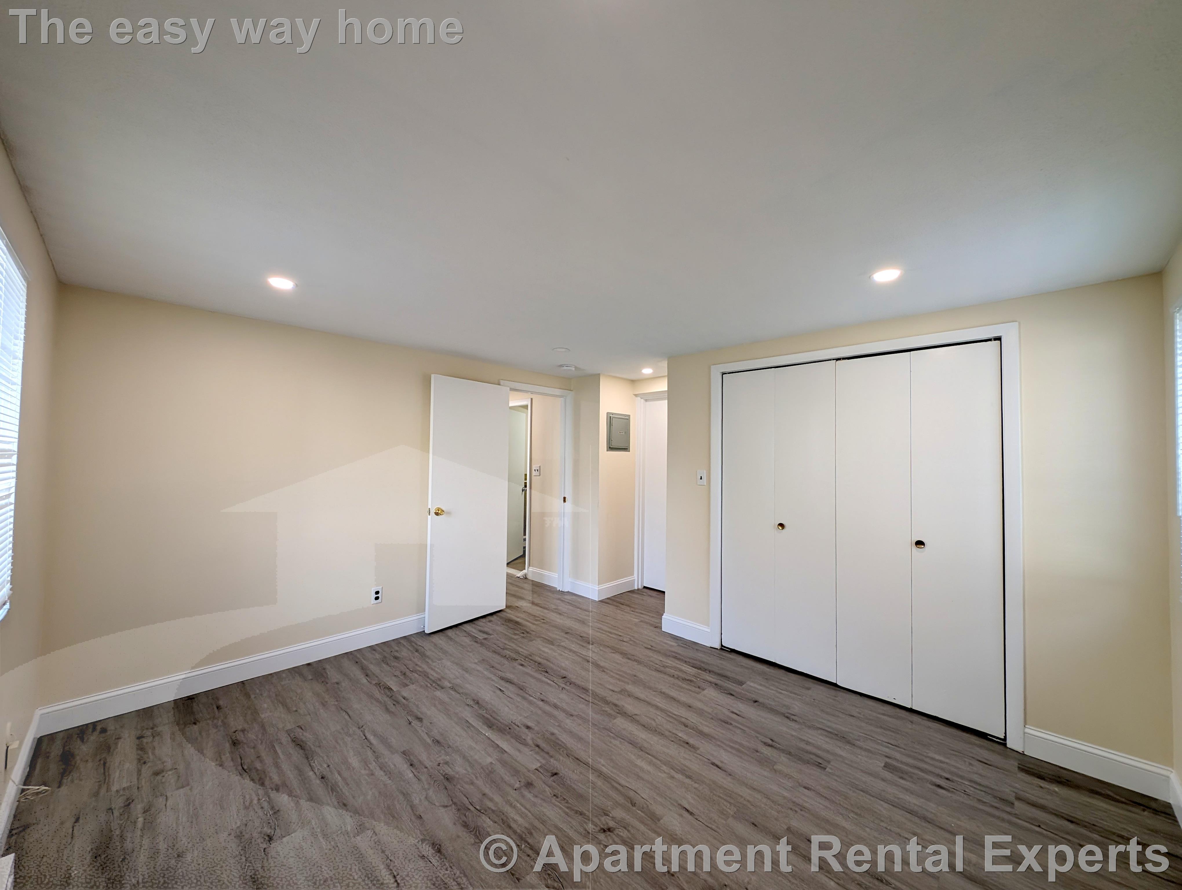 102 Alpine St, Magoun Square