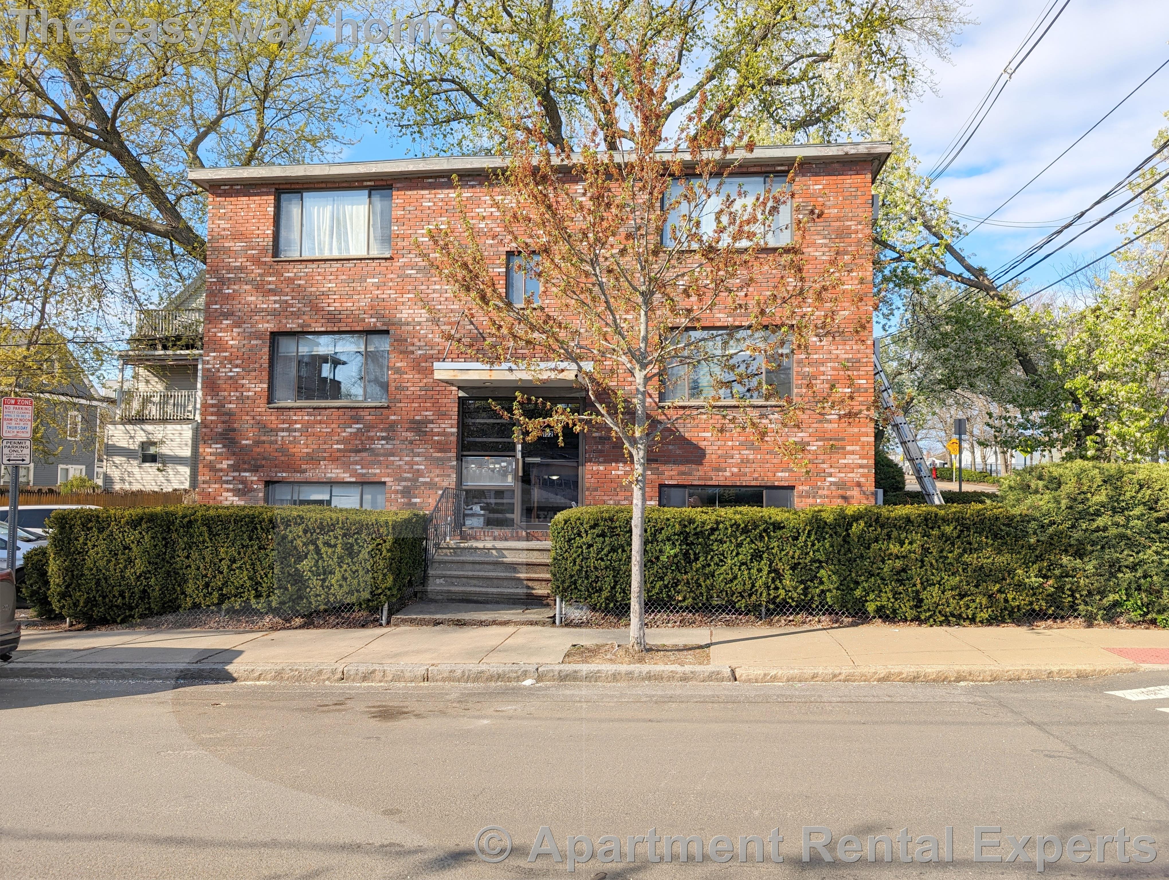 102 Alpine St, Magoun Square