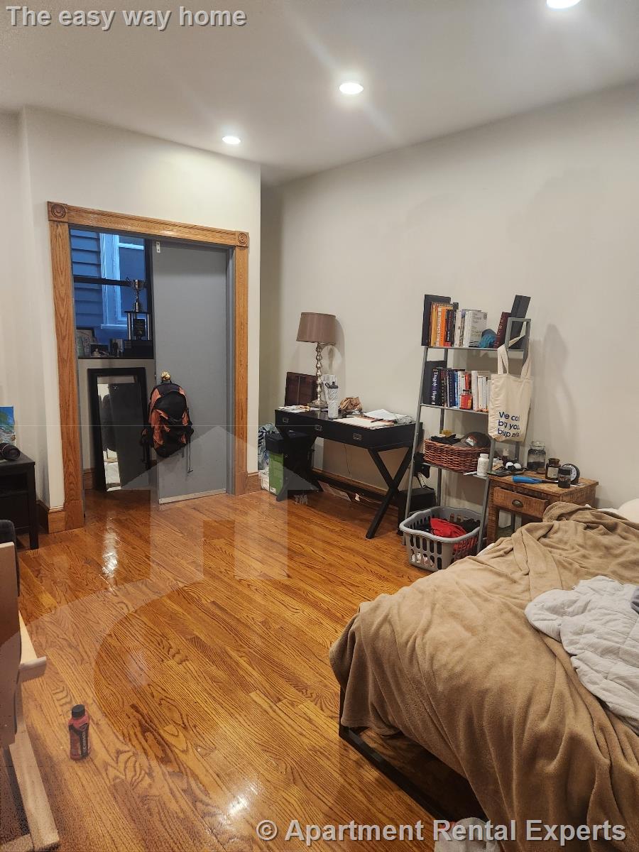 61 River St, Central Square