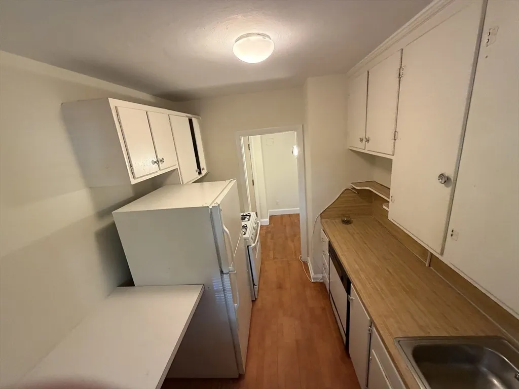 12 Kilsyth, Brighton