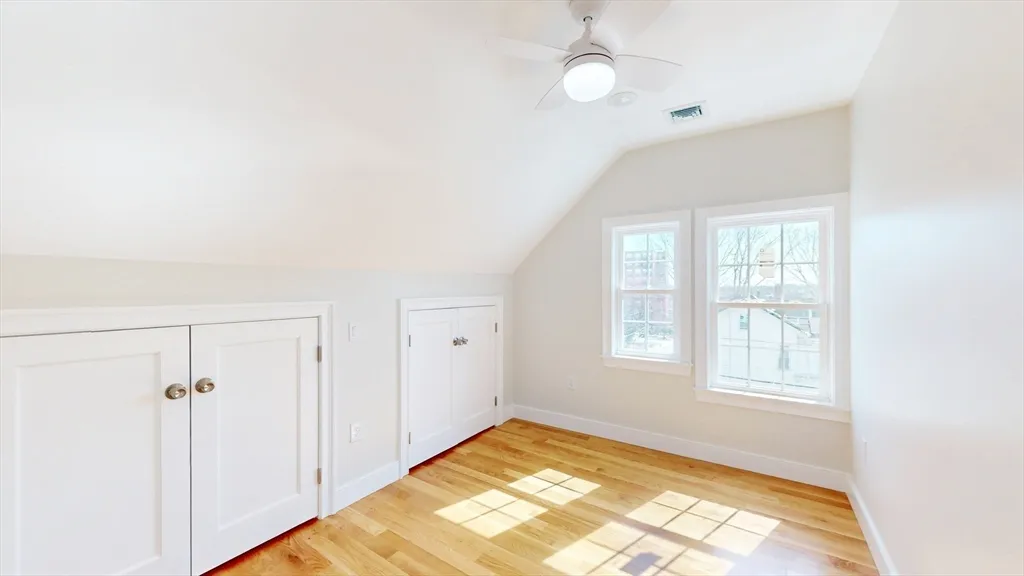 48 Rockwell St, Maplewood