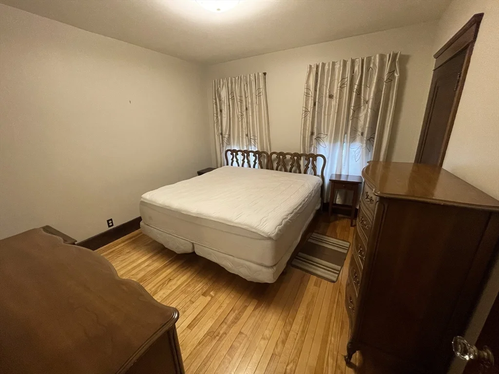 51 Richmond Ave, West Side