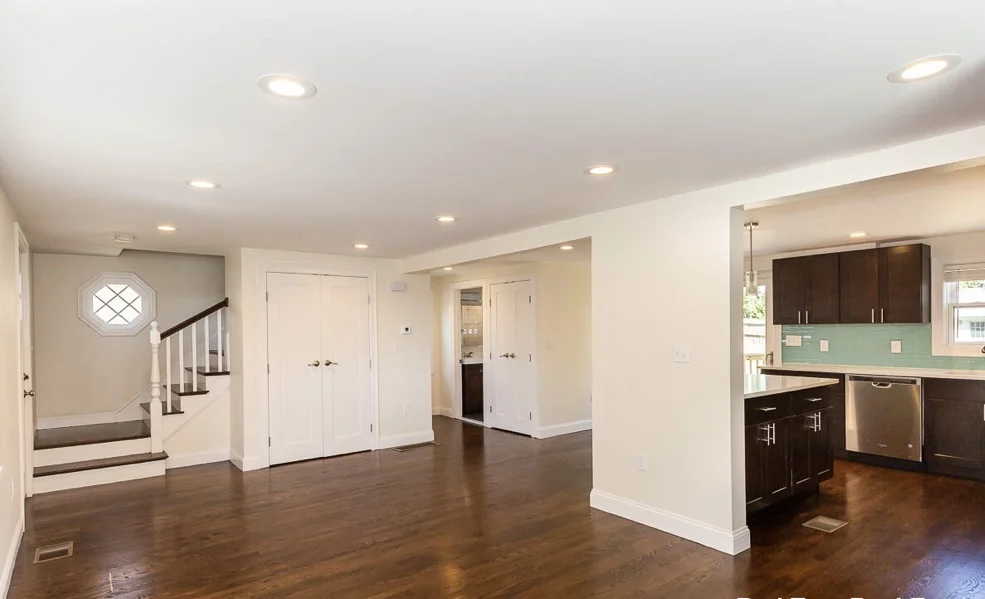 77 Rock Glen Rd, Medford