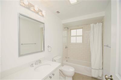 124 Columbia St, The Port