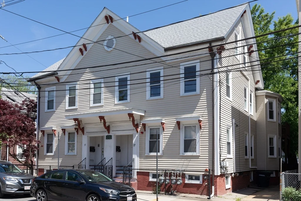 17-B Bonair St, East Somerville
