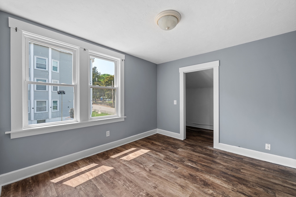 8 Beekman St, Fitchburg