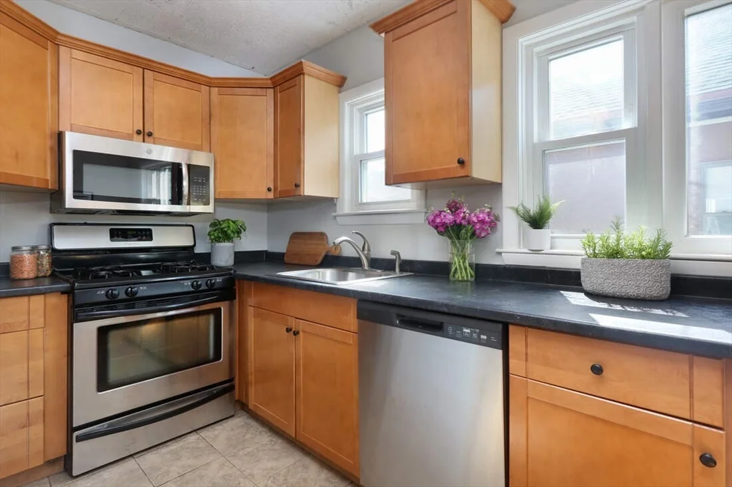 5 Benton Rd, Tufts University