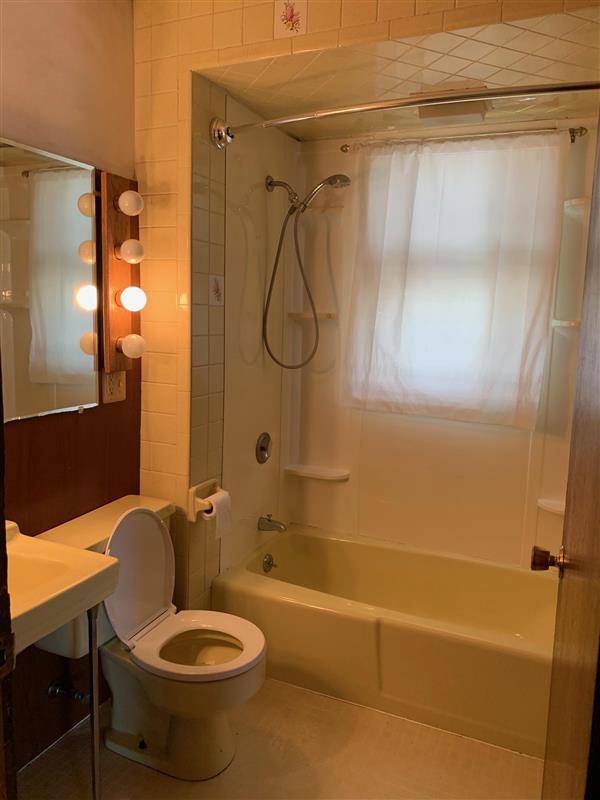 89 College Ave, Medford