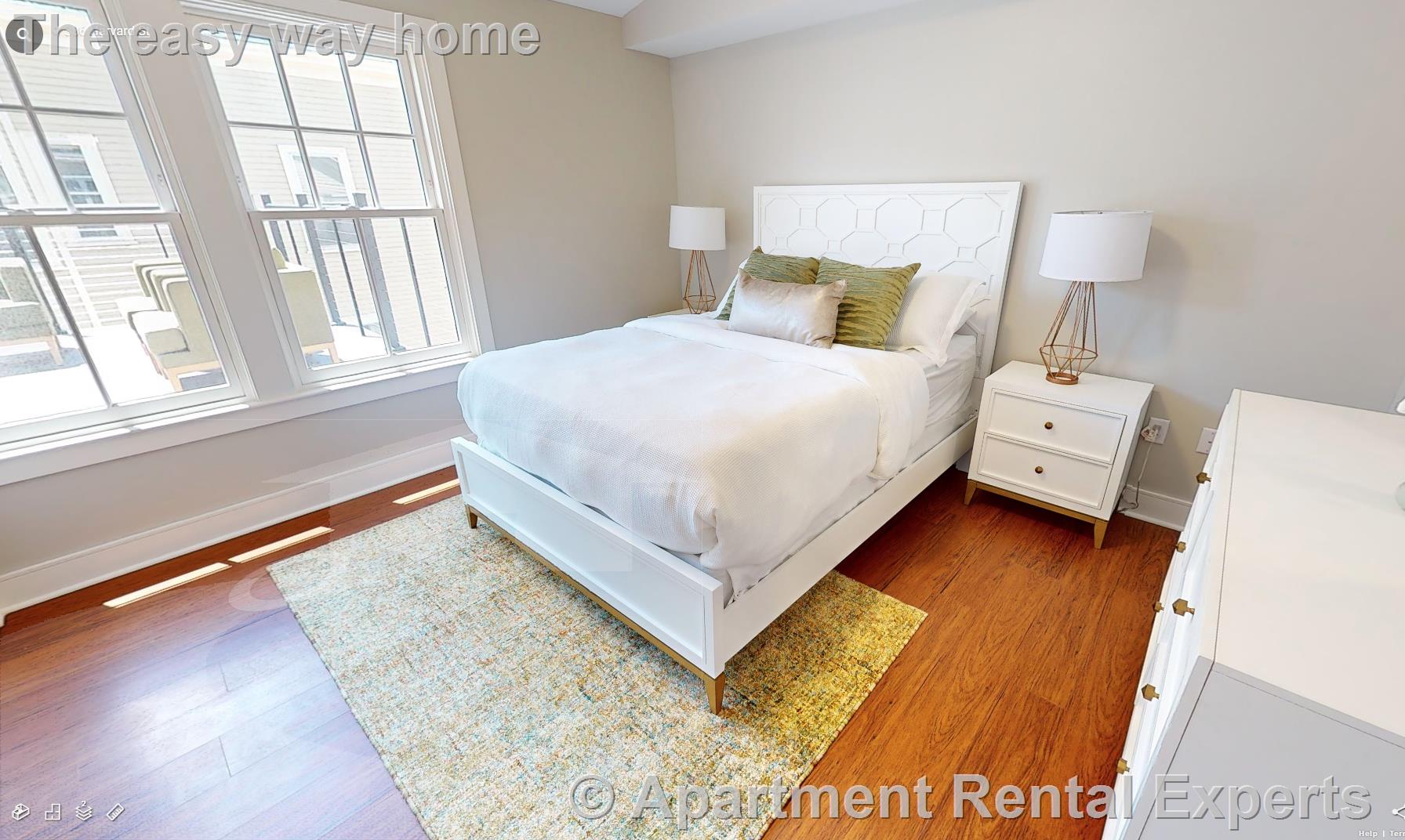 390 Harvard St, Harvard Square