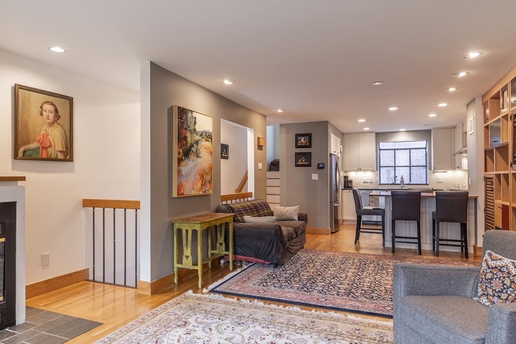 54 Trowbridge, Mid-Cambridge