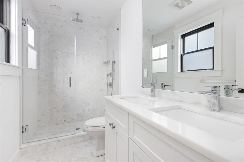 229 E Eagle St, East Boston