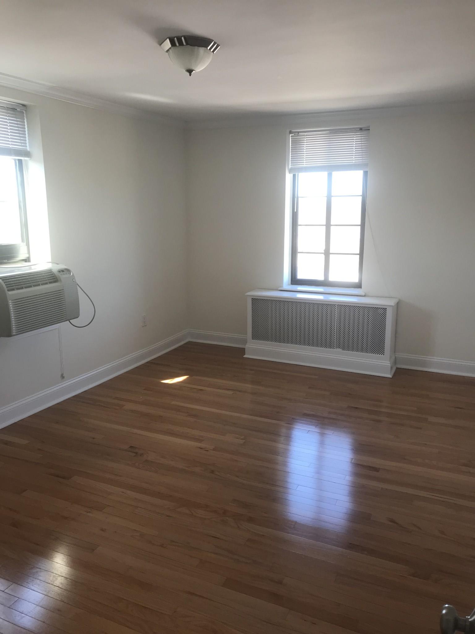 60 Brattle St, Harvard Square