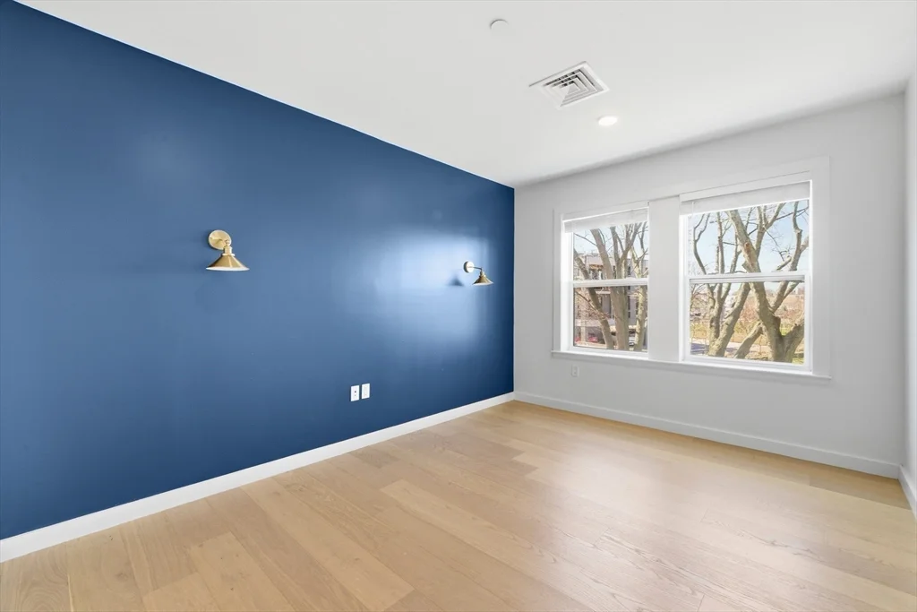 16 Boardman St, East Boston