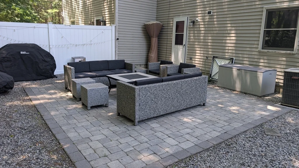 20 Winterberry Way, Bedford