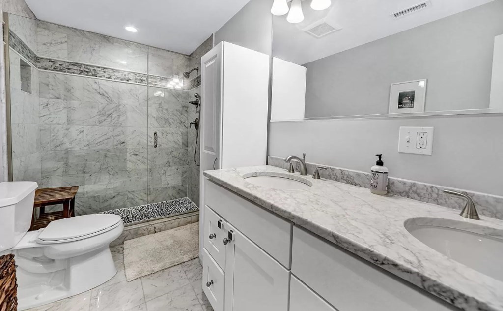 3 bed, 2 bath apartment for rent at 342-346 Dorchester St Unit 2, South Boston — photo 7 of 13