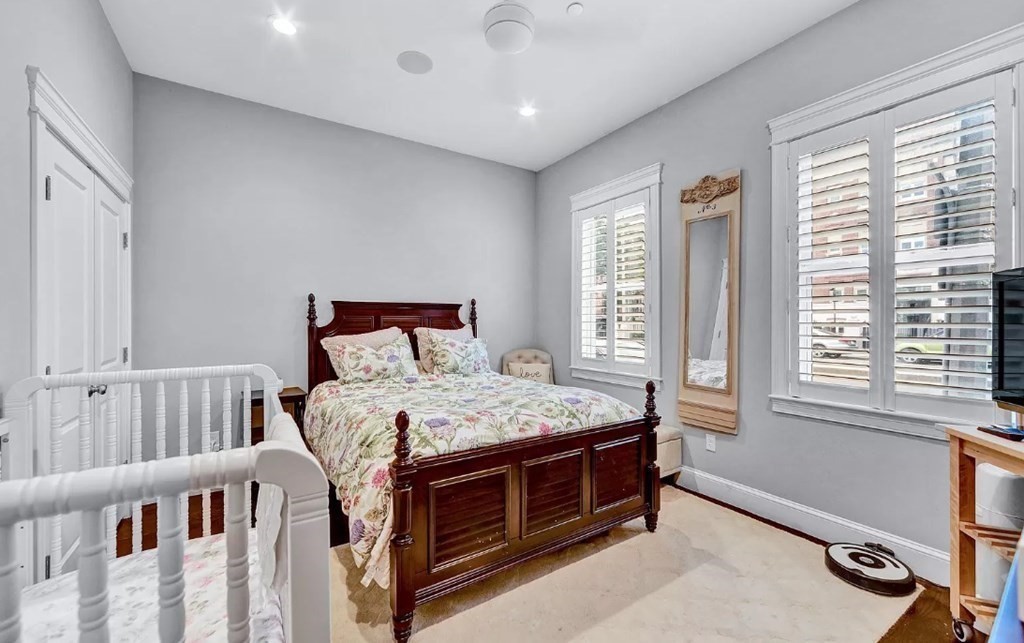 3 bed, 2 bath apartment for rent at 342-346 Dorchester St Unit 2, South Boston — photo 8 of 13
