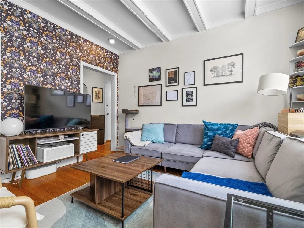 1486 Commonwealth Ave, Brighton