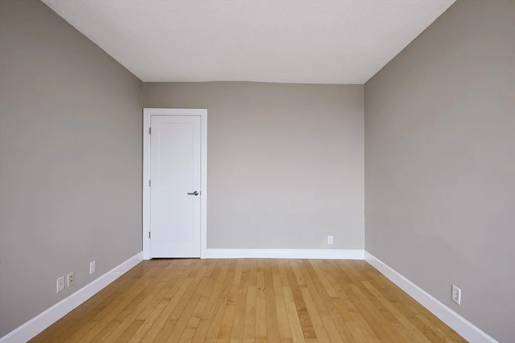 85 East India Row, Waterfront